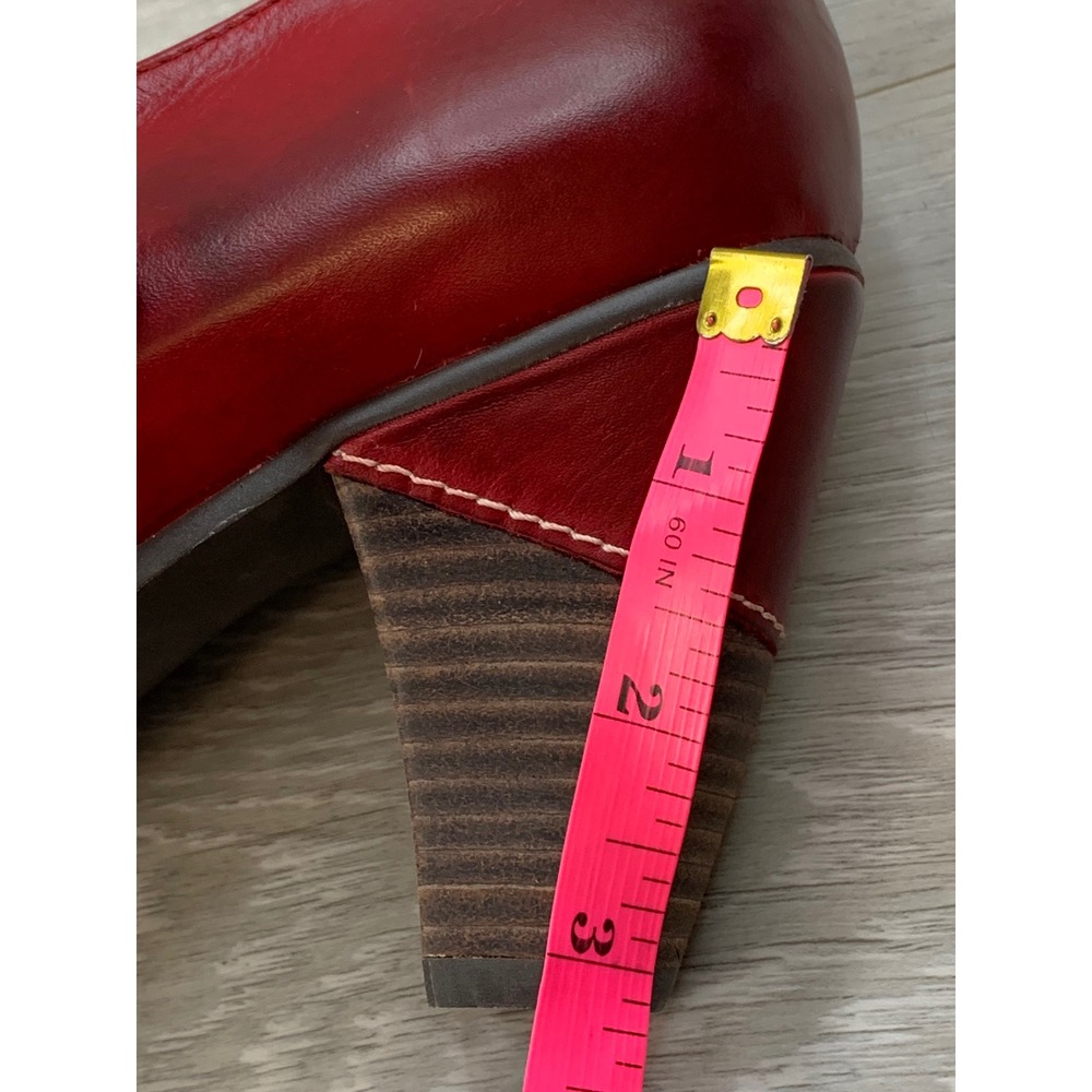 Red Floral Mary Jane Heels with Textured Strap - Picture 10 of 11